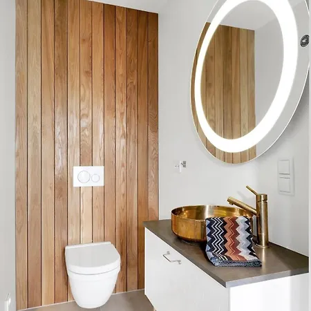 Deluxe By Paramount Tromsø